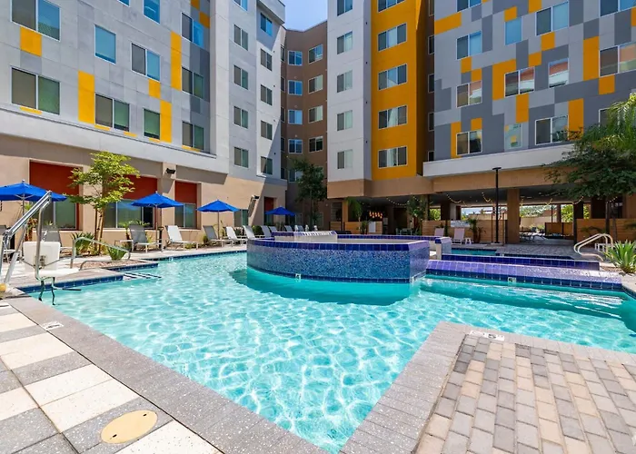 Boulevard Modern 1br Asu Pool Gym 01 *